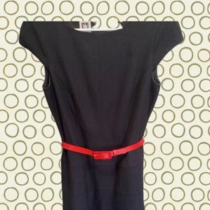 Fitted black dress w/belt